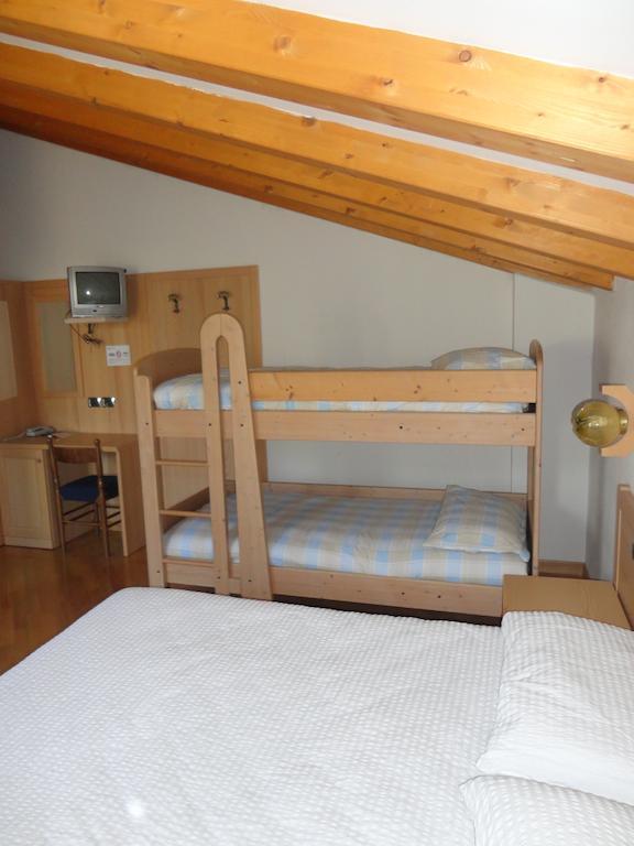 Hotel Al Caminetto Cembra Lisignago Habitación foto